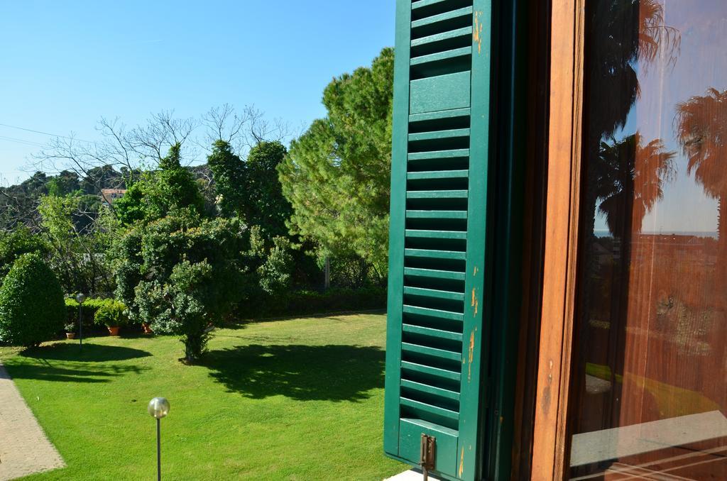 Villa Montanari Rosati Porto San Giorgio Exterior photo